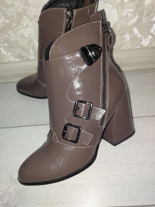 Продам ботильоны женские