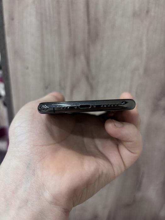 Продам Iphone XS 60к торг