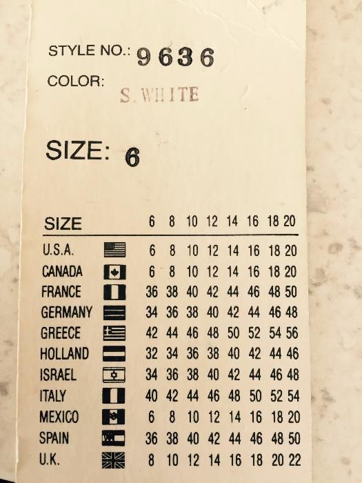 Rochie de mireasa Demetrios 9636