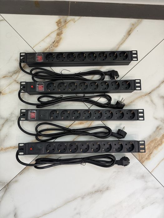 PDU 8 и 9 раземов в ассортименте Блок силовых розеток в стойку C14 C13
