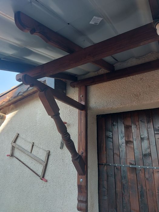 Дървени капители и конзоли за беседки и навеси