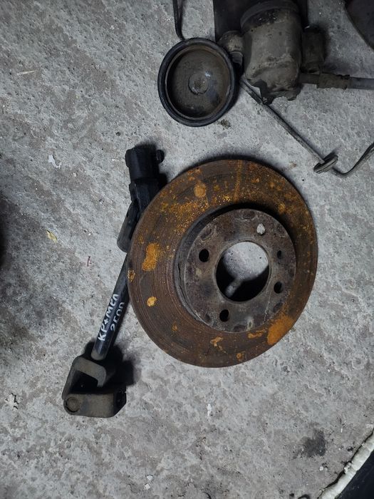 Запчасти на венто гольф