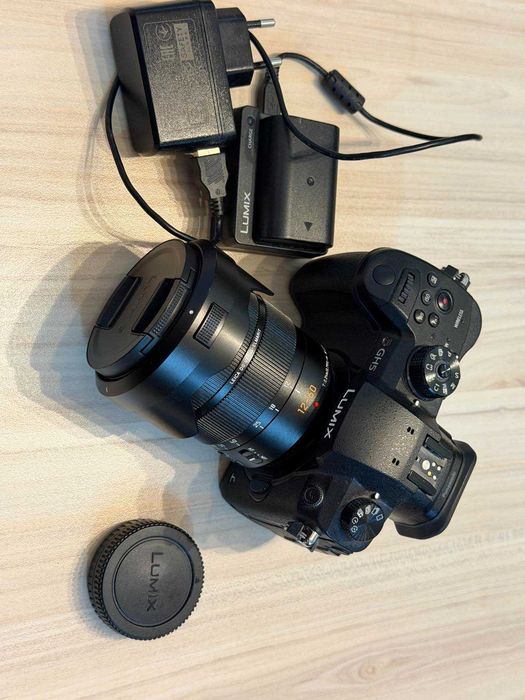 Panasonic Lumix GH5 + Leica 12-60mm f/2.8-4.0 + 2 батерии + кутия