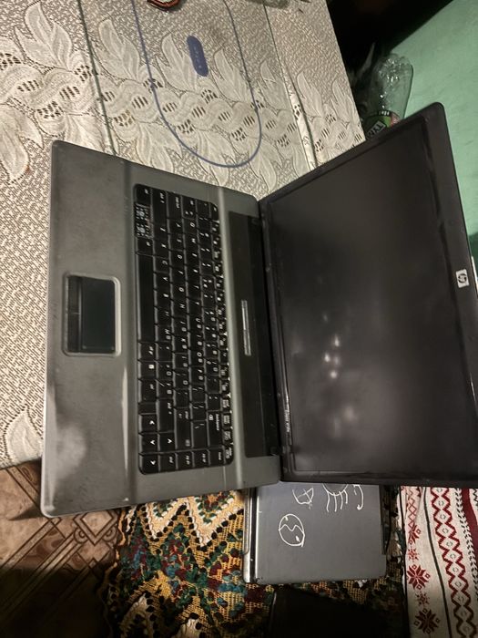 vand 3 laptopuri defecte ASUS,HP,ACER