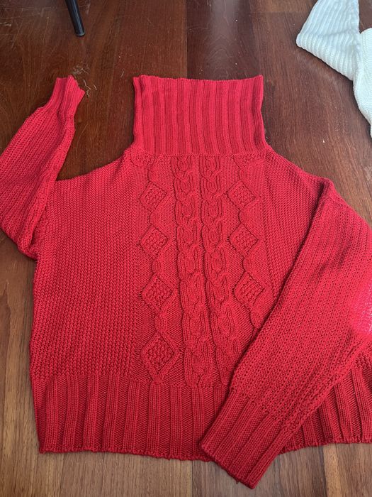 Дамски зимни пуловери