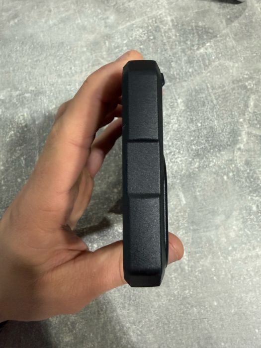 UAG Monarch carbon iphone 16 pro max