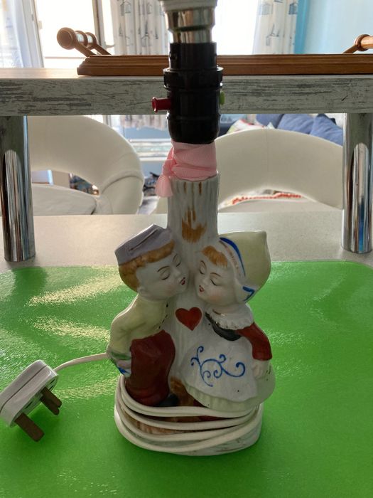 Нощна / настолна  лампа