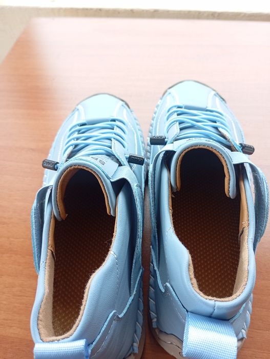 Обувки 41 номер 100% каучук , удобни