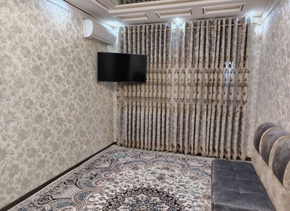 Chilonzor metroni oldida oqtepa lavish orqasi