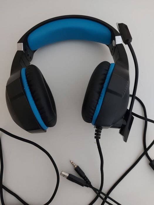 Слушалки с микрофон