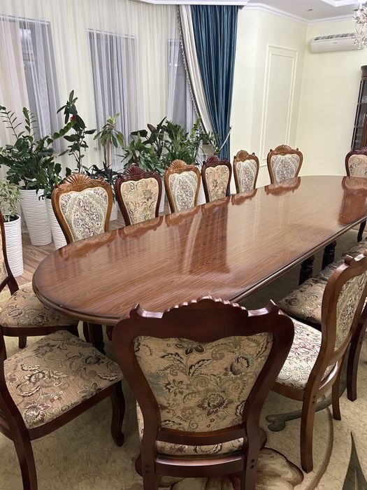 Продам стол и стулья