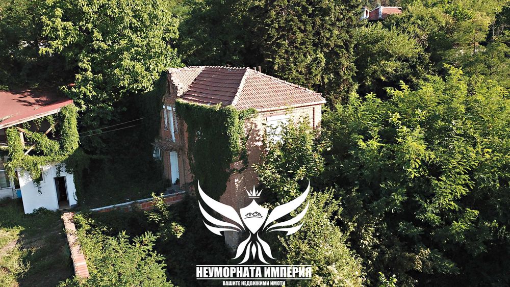 Двуетажна вила/къща 230РЗП с 680кв.м. двор село Тополово, обл.Пловдив