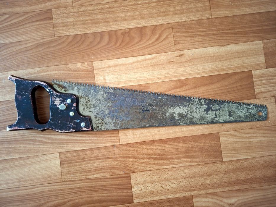 Пила для резки дерева