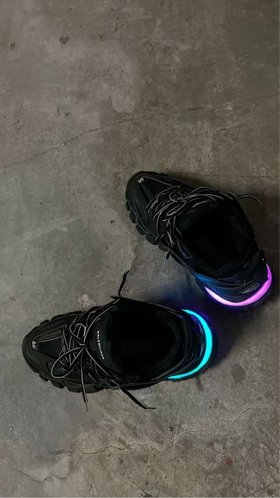 Balenciaga track led