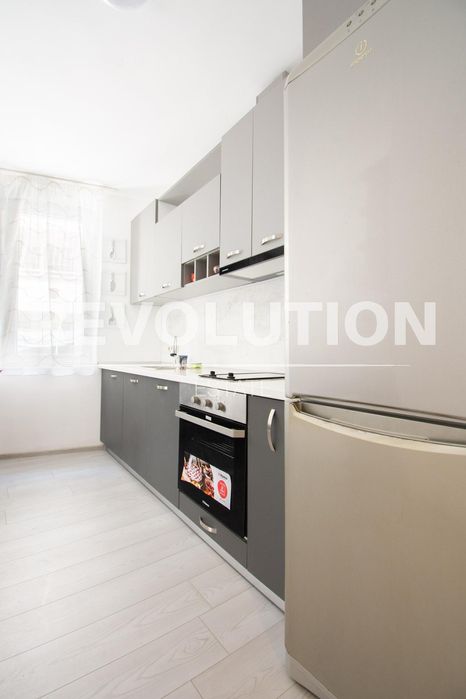 Дава се под наем Тристаен апартамент в София, Витоша - 94 кв.м за 715 € - Снимка #1