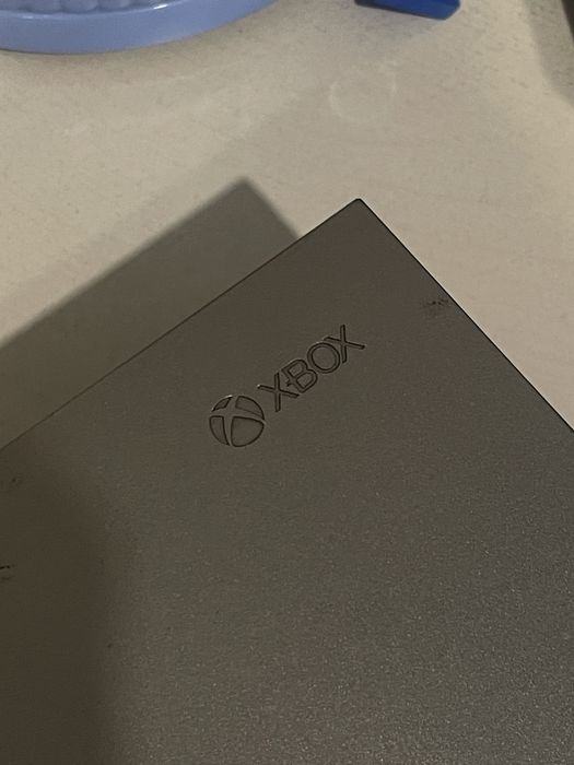 Продам xbox one x gold edition