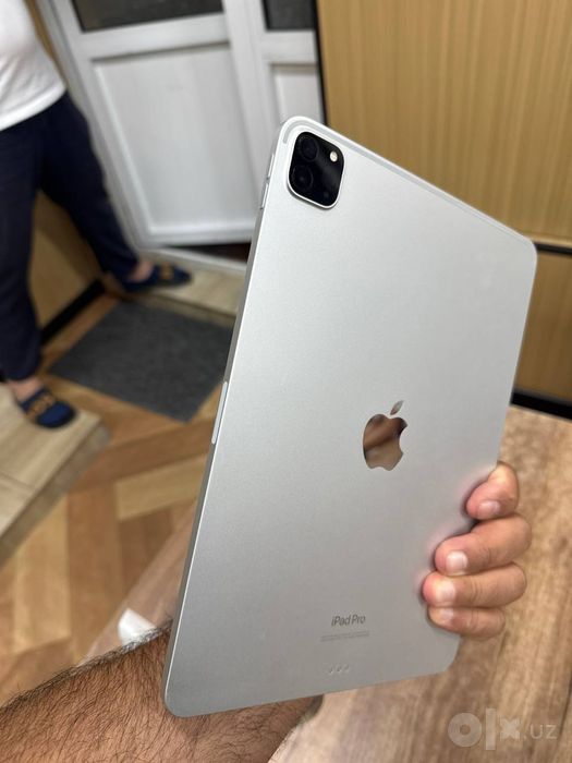 Ipad pro m2.    .