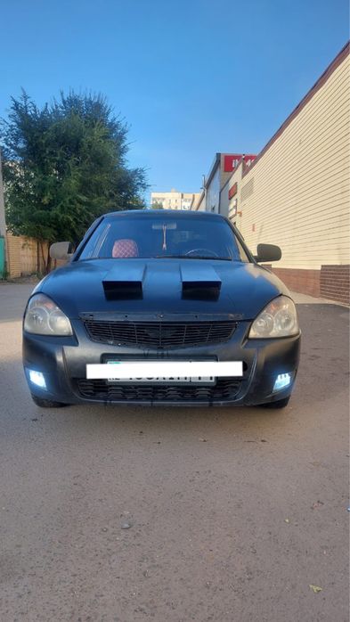 Приора  продам срочно