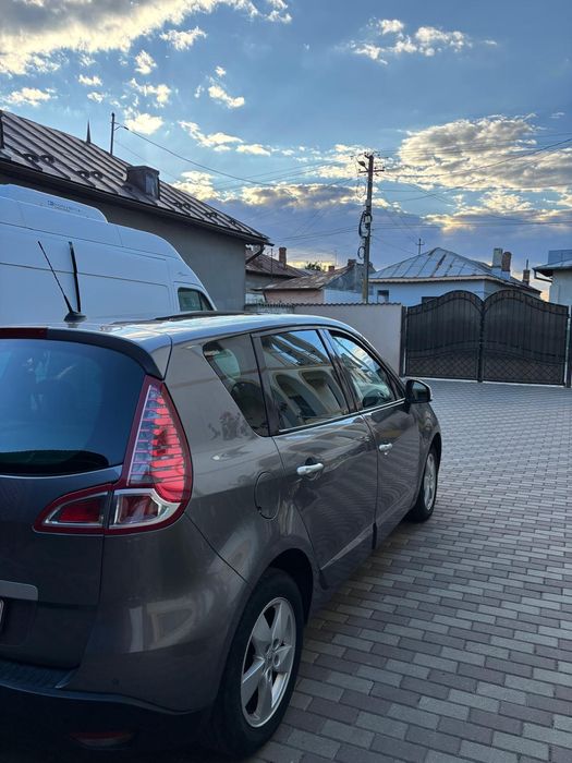 Renault Scenic 2011