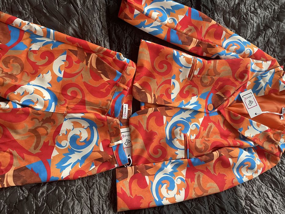 Дамски италиански костюми