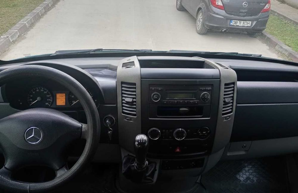 Mercedes     Sprinter  318