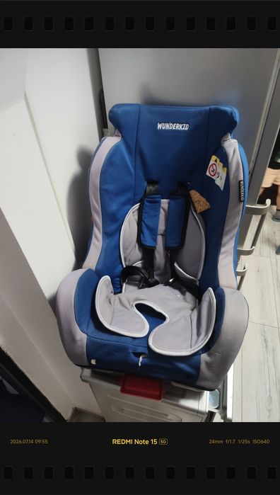 Scaun auto cu prindere in centura masinii