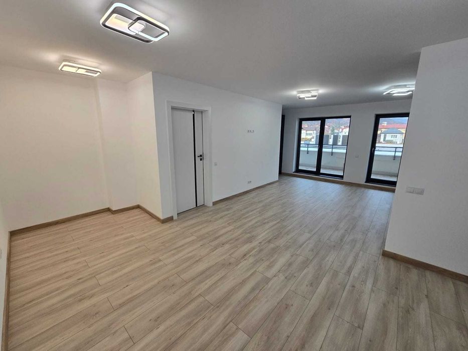 De închiriat– Apartament modern cu 3 camere| Terasă 10 mp| Loc parcare