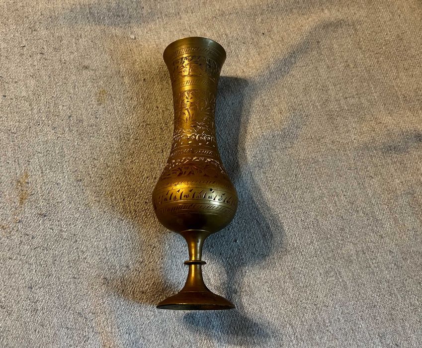Vaza orientala alama gravata manual, decorativa, veche, 21 cm inaltime