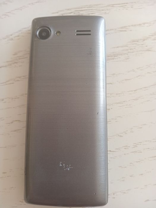 Кнопочный телефон fly