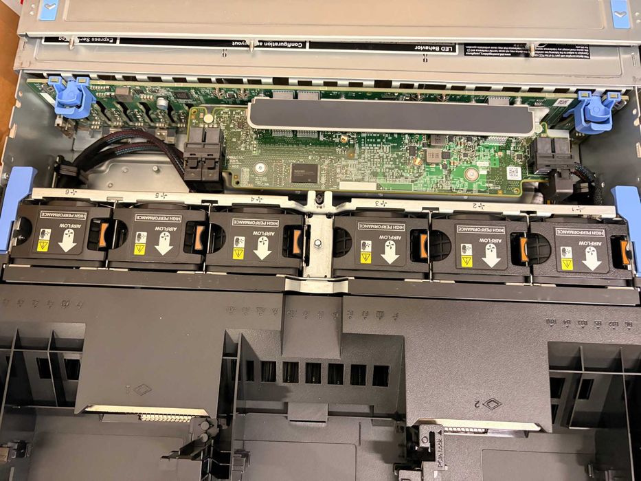 Dell PowerEdge R740XD – 2x Xeon 6138, 16GB RAM, H730, iDRAC9 ENT, 4x1GbE, 2x750W сървър