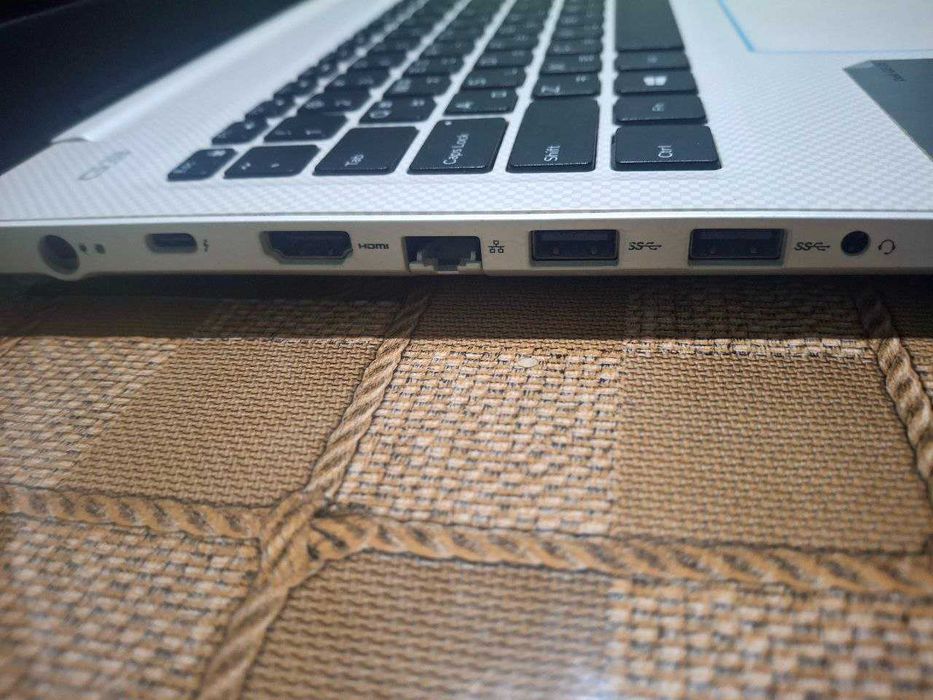 Dell G3 Gaming Noutbuk i7 / 8GB RAM / 256GB SSD + 1TB HDD  Holati norm