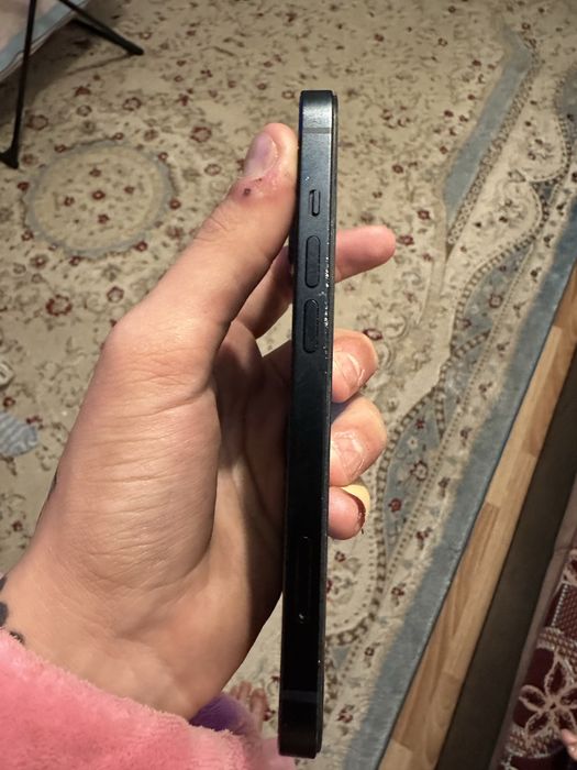 Продам айфон 128 гигабайт