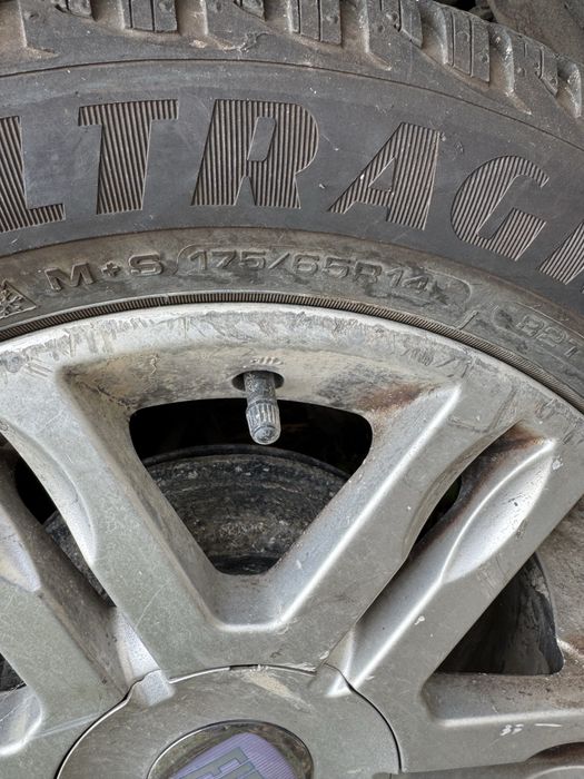 Продам диски на 14 с резиной Good Year