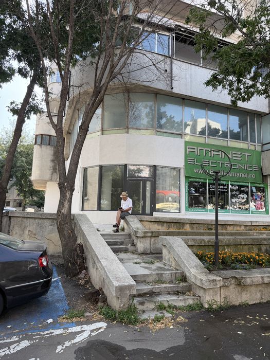 Inchiriez Spatiu comercial  renovat recent Dorobantilor -Piata Mare