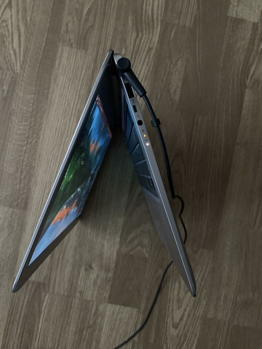 Laptop Asus Slim intel core M3,Windows 10,8gb ram,SSD 130gb memorie.