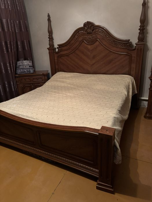 Кровать двухспальняя