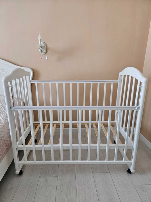 Кровать детская белая