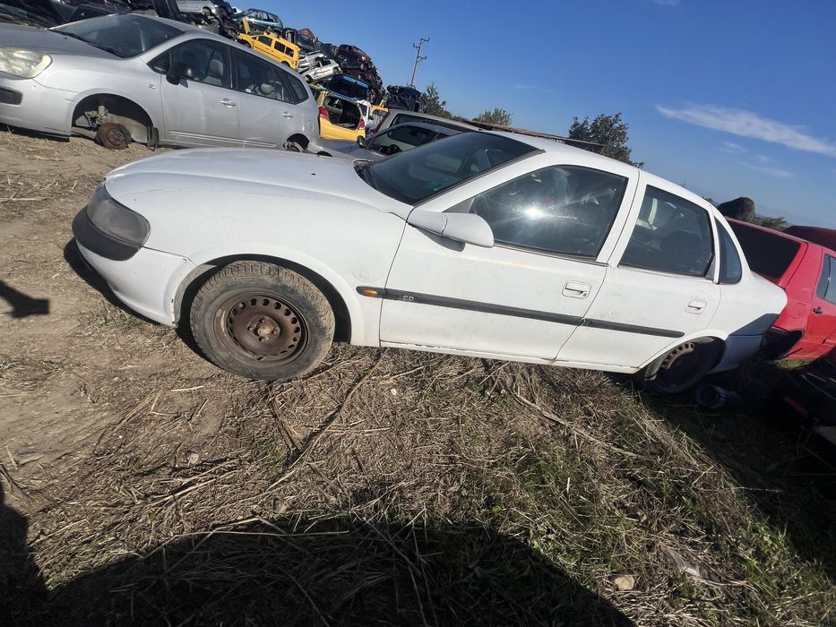 Opel Vectra 1.8 16V  3 бр на части