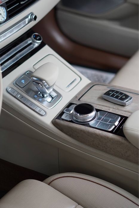 Genesis G90 2020