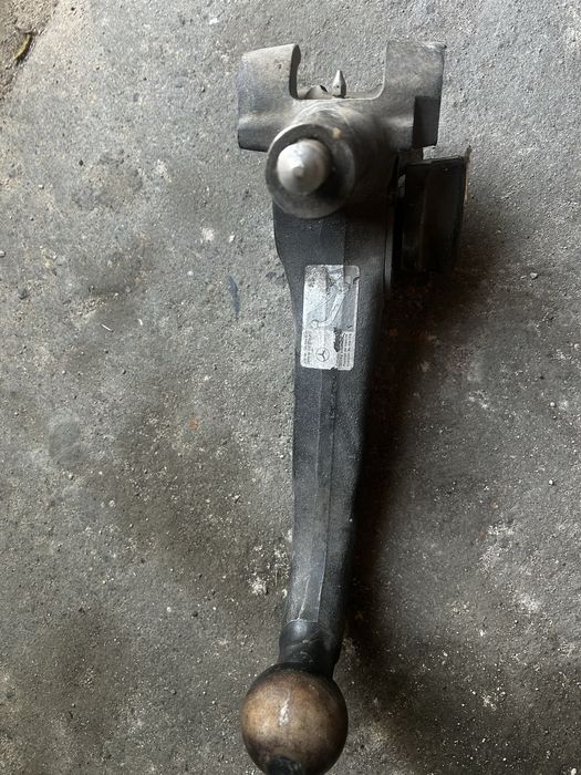 Фаркоп на Мерседес 124