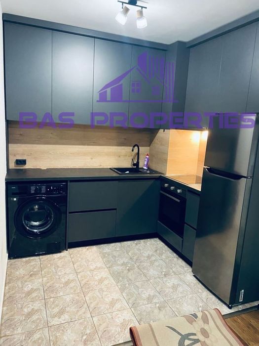 Дава се под наем Двустаен апартамент в София, Хладилника - 83 кв.м за 1050 € - Снимка #4