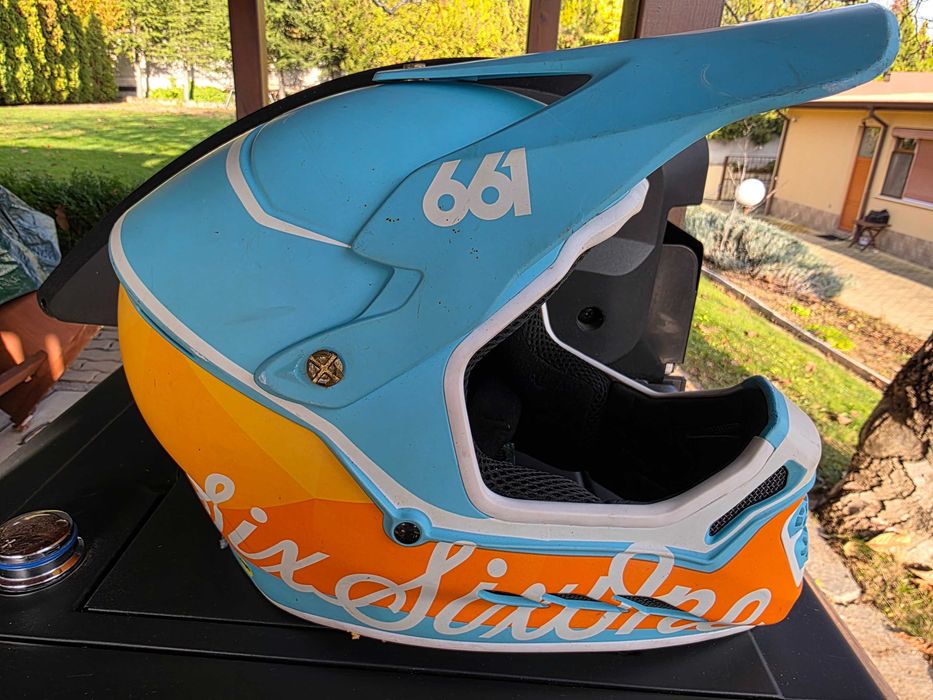 Продавам каска SixSixOne (661) – размер L