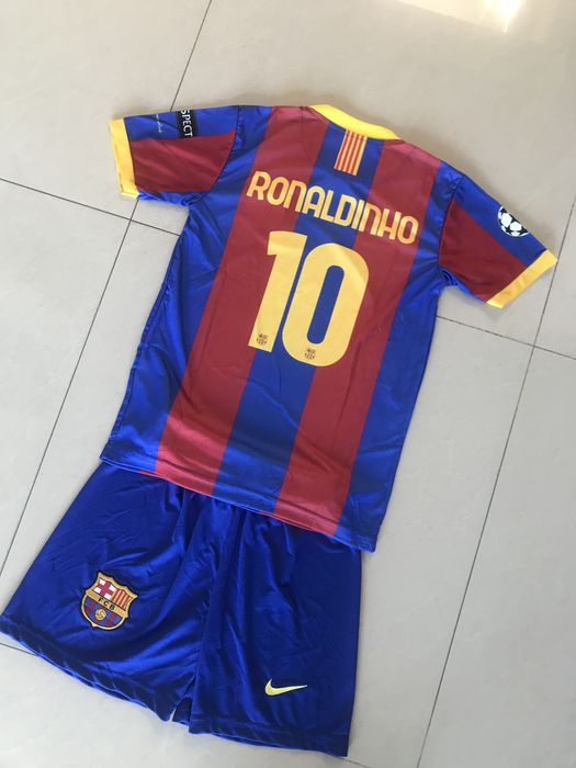 РЕТРО - Детски къс екип Барселона Роналдинио