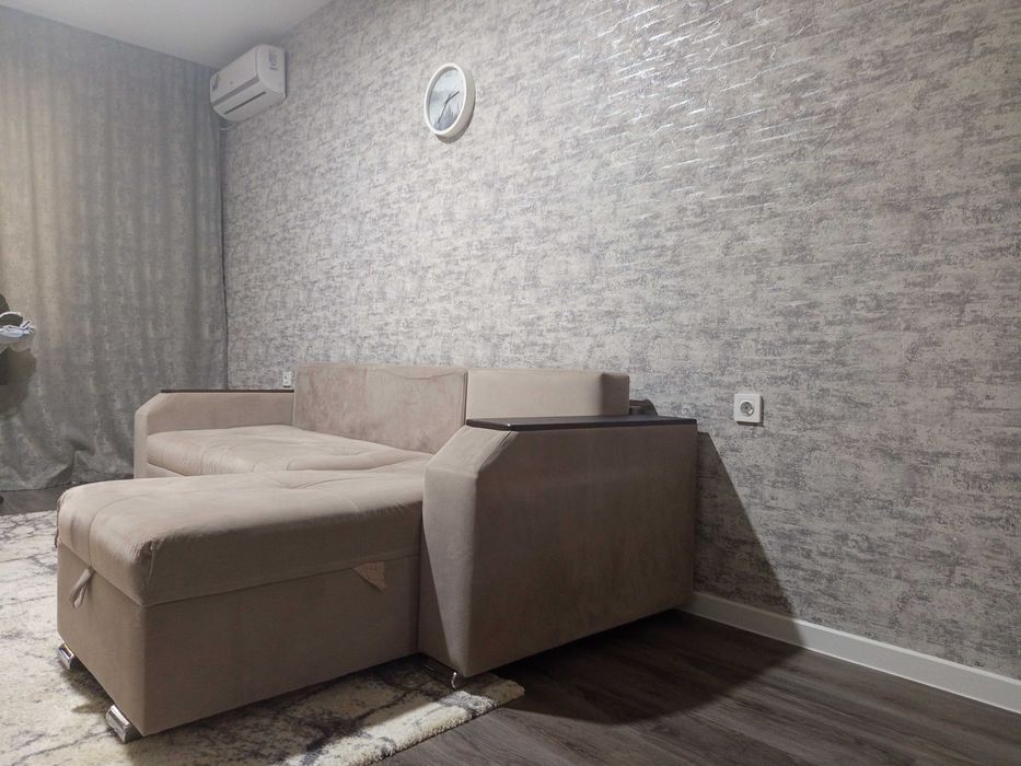 Угловой диван в зал