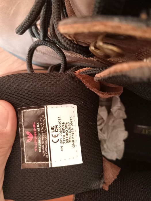 Продам спецботинок