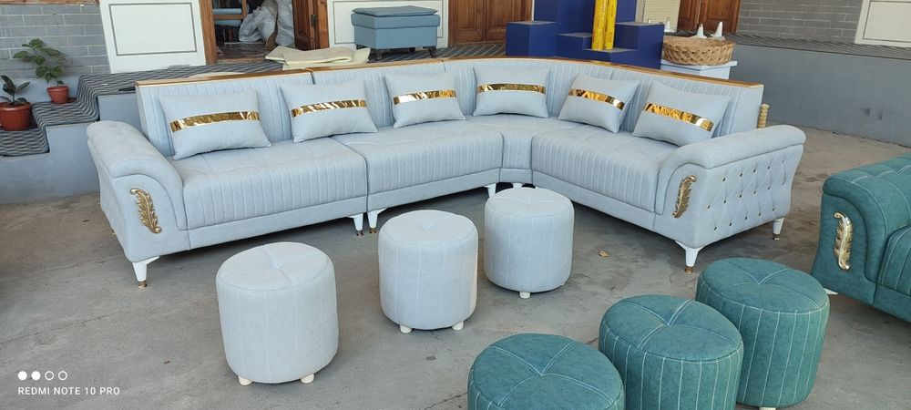 Уголок для гостиние + стол