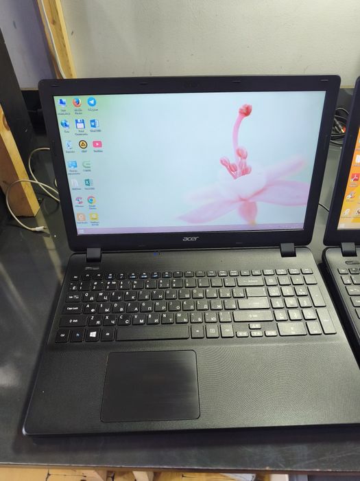 Acer noutbuk sotiladi holati zo'r. 10 ta bor