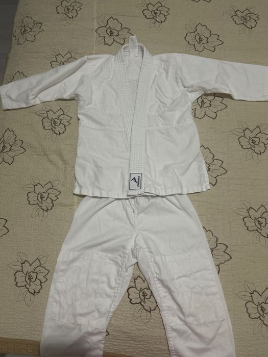 Продам кимоно для карате