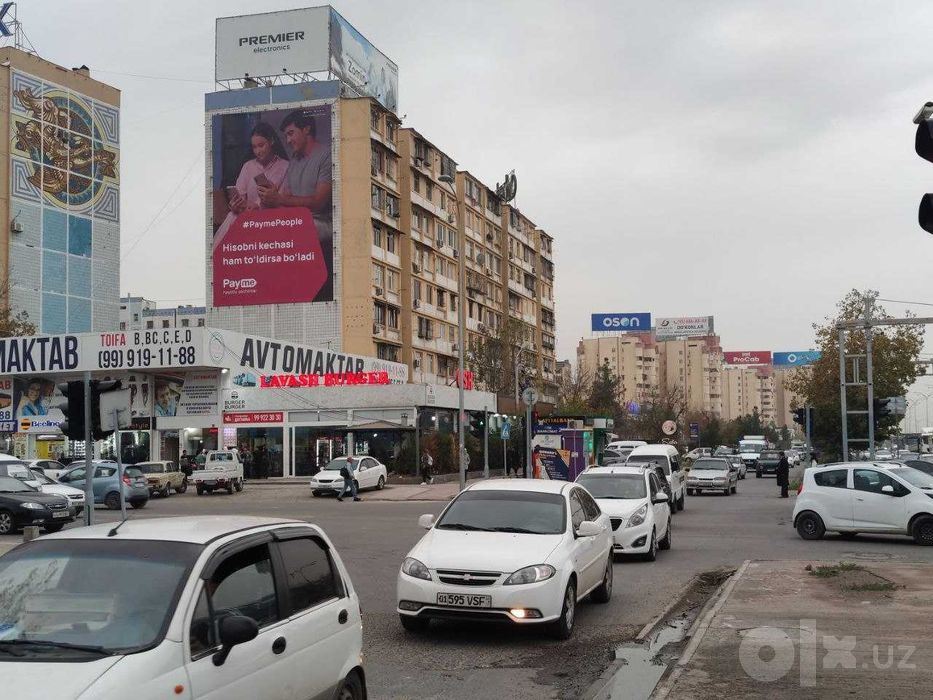 Olmaliq shaxrida reklama ximatlari.