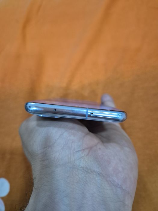 Продам Samsung galaxy S20